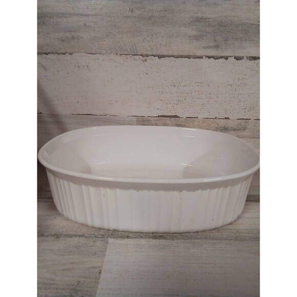 White Made In The USA  CorningWare Dish See Photos For Stating - Picture 4 of 16